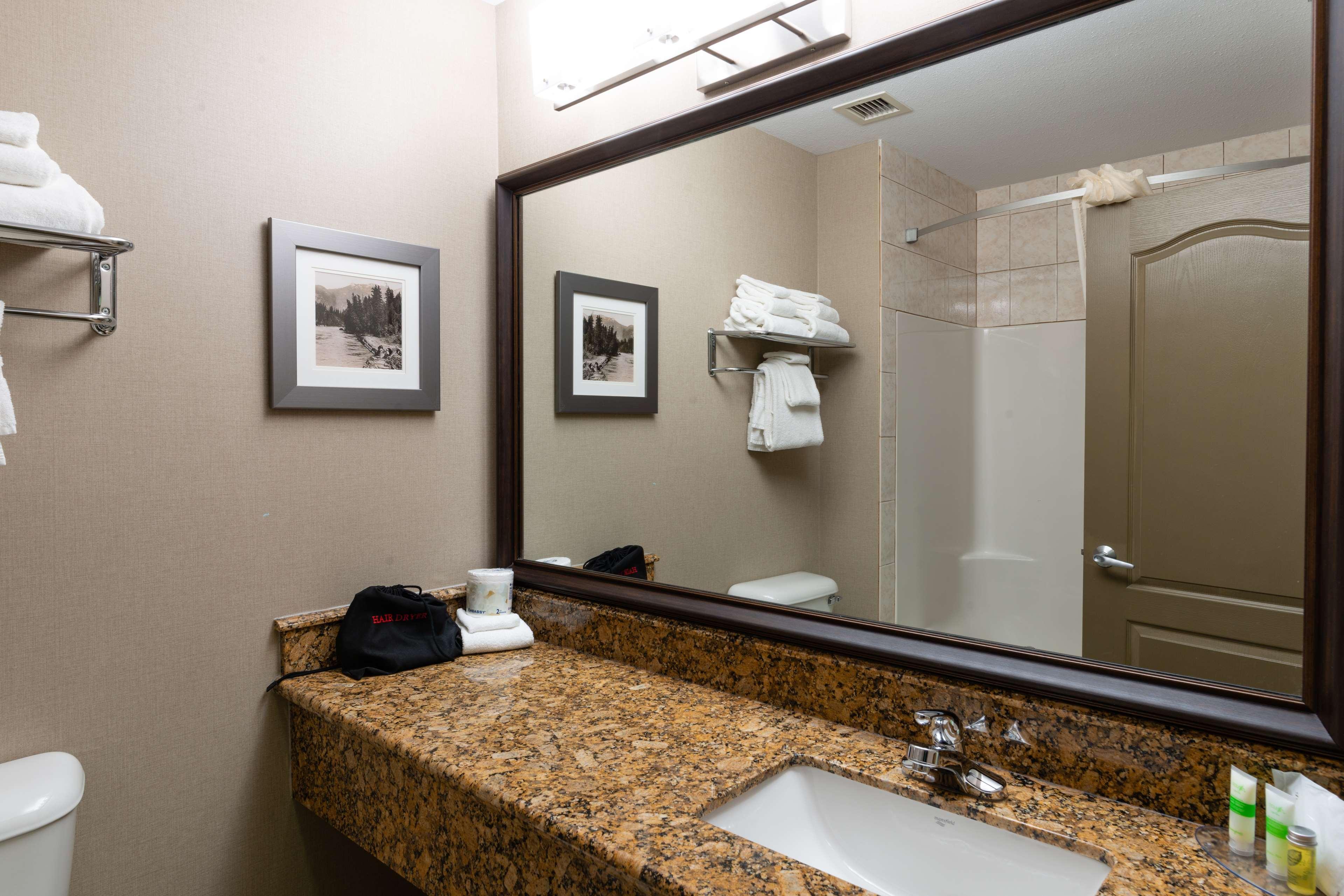 Best Western Plus Fernie Mountain Lodge Exterior photo