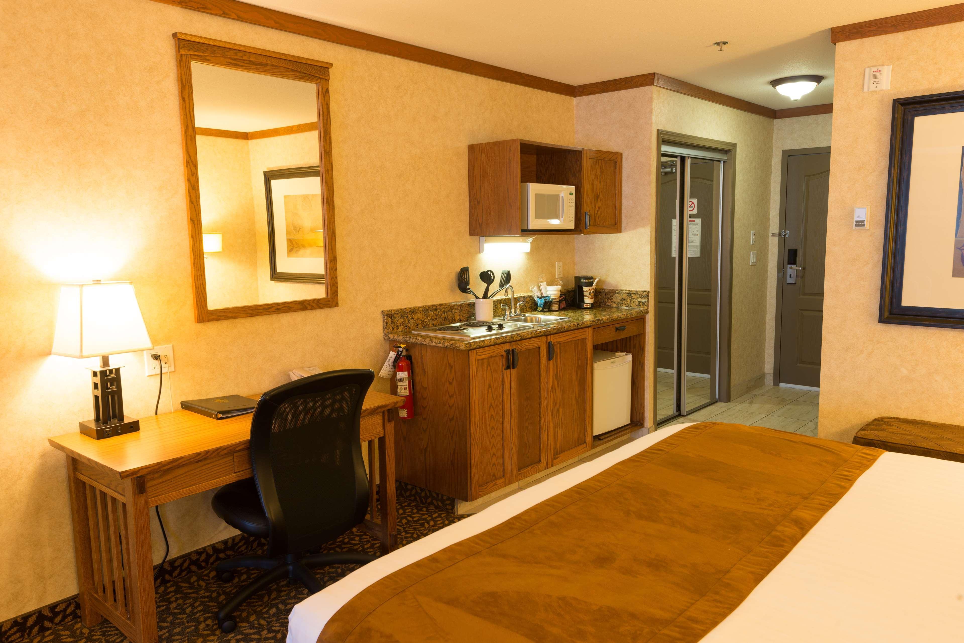 Best Western Plus Fernie Mountain Lodge Exterior photo