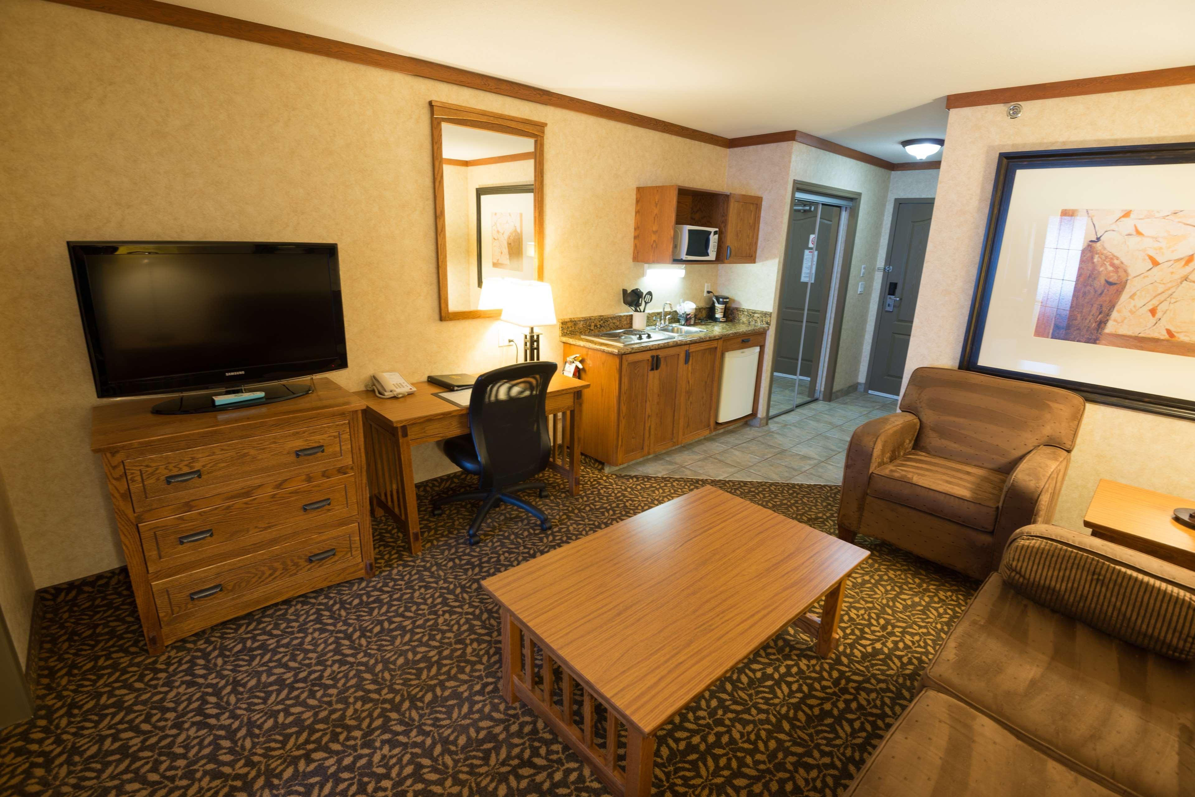 Best Western Plus Fernie Mountain Lodge Exterior photo