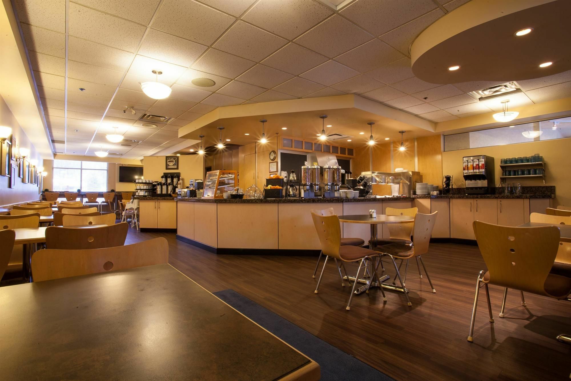 Best Western Plus Fernie Mountain Lodge Exterior photo